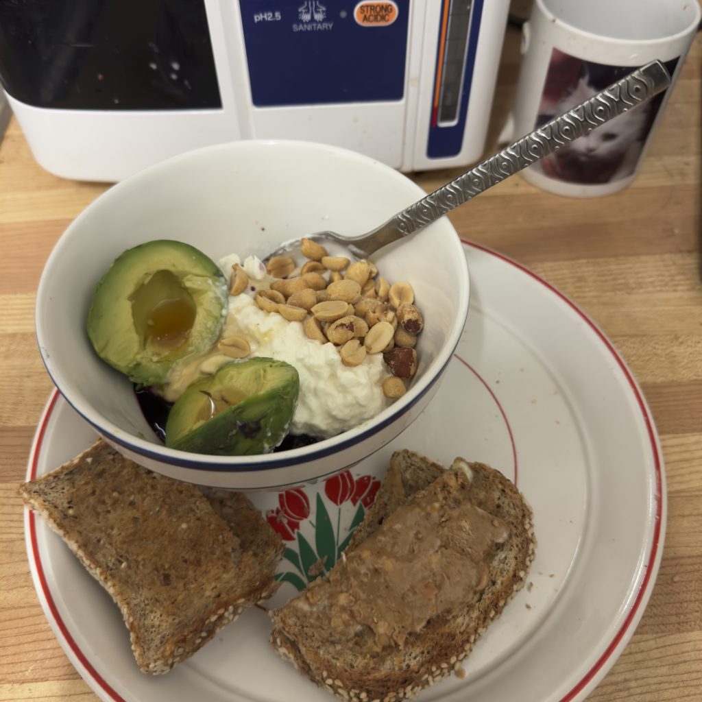 Images of a breakfast and lunch alternative 